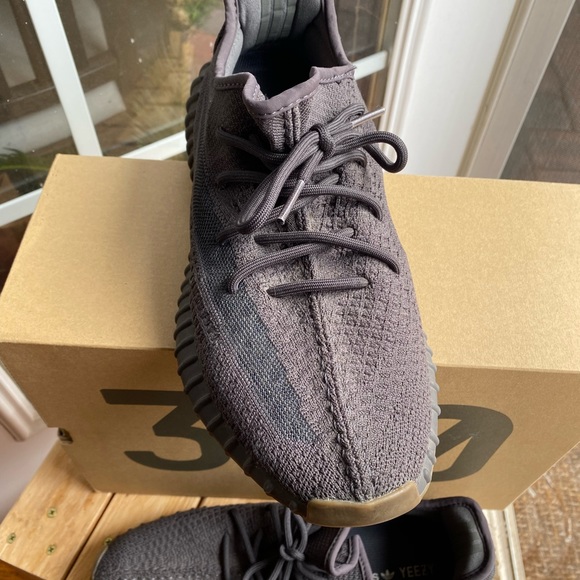 Yeezy 350 V2 Cinder - Picture 11 of 13